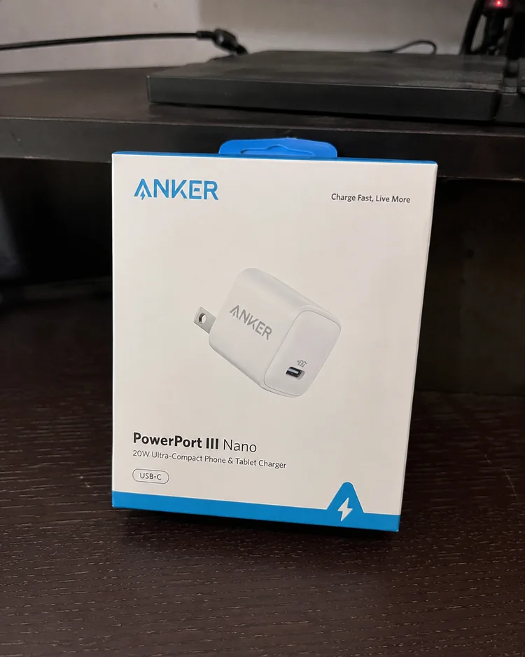 Original source for Box Mockup example 10