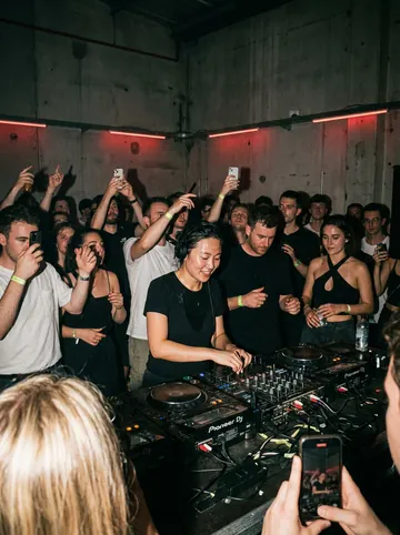 Become A World Famous DJ