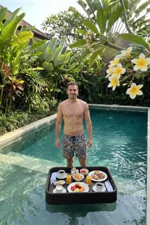 🌴 Bali Influencer sample 1