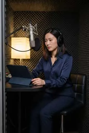 🎙️ Podcast Host Studio sample 2